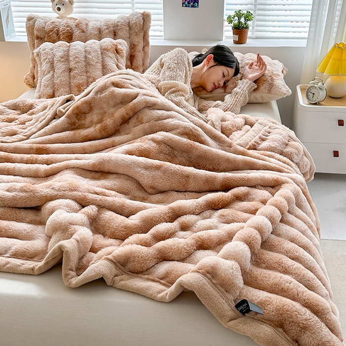 91家纺网 家纺一手货源 找家纺 栩裕纺织 2025新款双面波斯绒罗马柱毛毯 炫彩咖