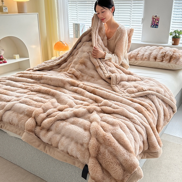 91家纺网 家纺一手货源 找家纺 栩裕纺织 2025新款双面波斯绒罗马柱毛毯 炫彩咖