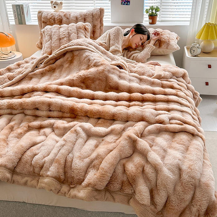 91家纺网 家纺一手货源 找家纺 栩裕纺织 2025新款双面波斯绒罗马柱毛毯 炫彩咖