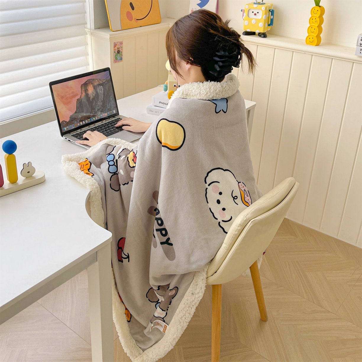 91家纺网 家纺一手货源 找家纺 雯豆家纺 2025新款双面暖绒多功能被套毯盖毯毯子 假日小狗