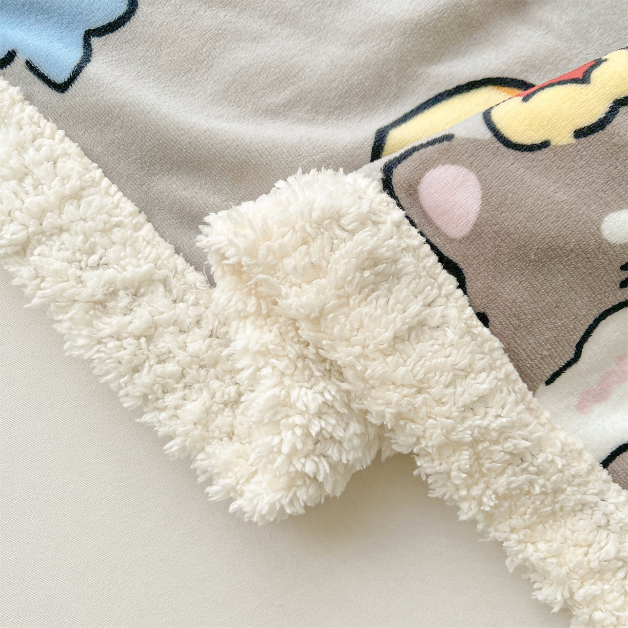 91家纺网 家纺一手货源 找家纺 雯豆家纺 2025新款双面暖绒多功能被套毯盖毯毯子 假日小狗