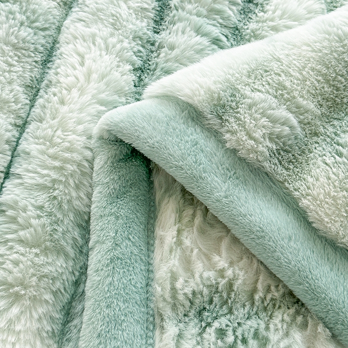 91家纺网 家纺一手货源 找家纺 栩裕纺织 2025新款双面波斯绒罗马柱毛毯 炫彩绿