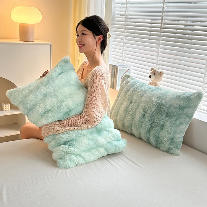 91家纺网 家纺一手货源 找家纺 栩裕纺织 2025新款双面波斯绒罗马柱毛毯 炫彩绿