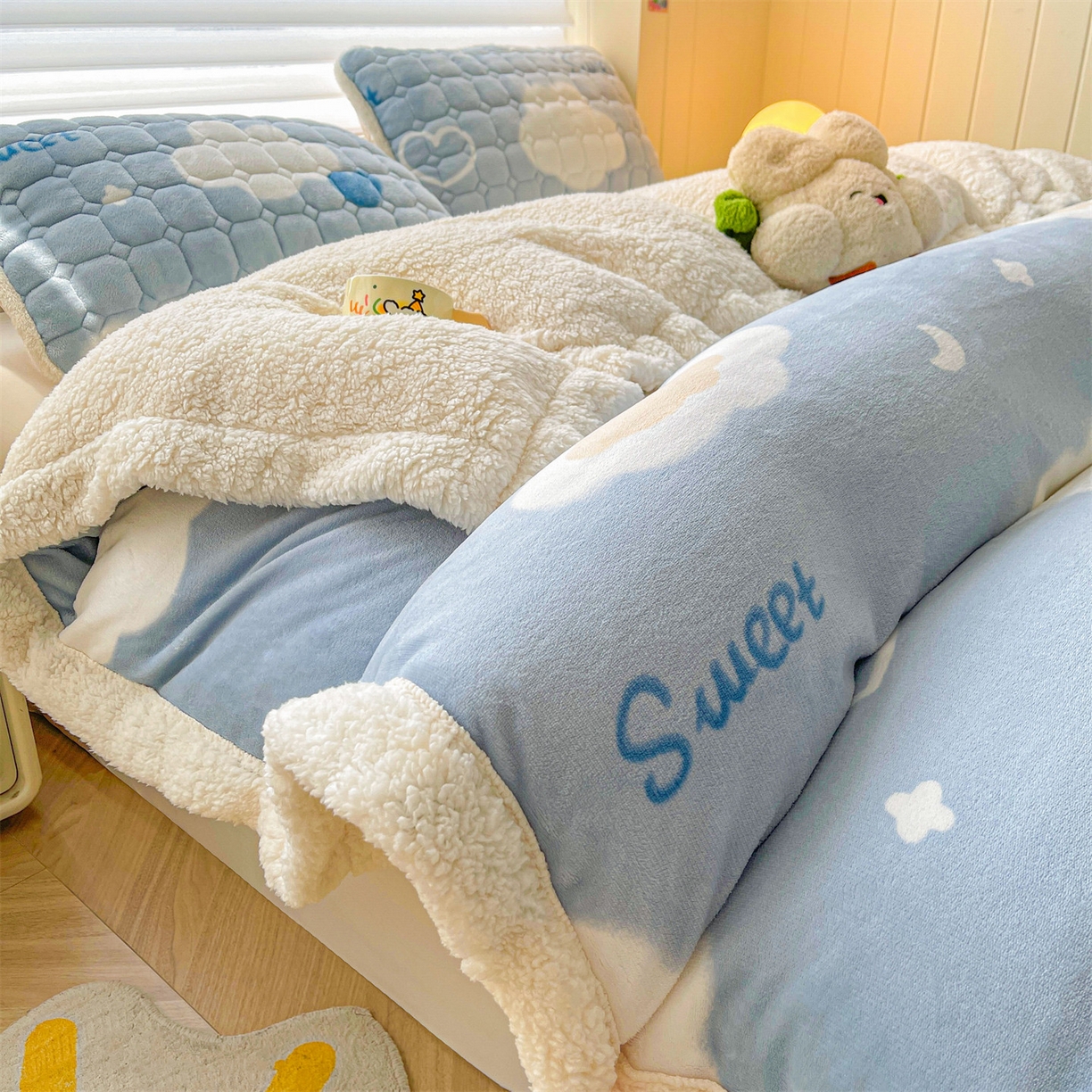 91家纺网 家纺一手货源 找家纺 雯豆家纺 2025新款双面暖绒多功能被套毯盖毯毯子 爱心云