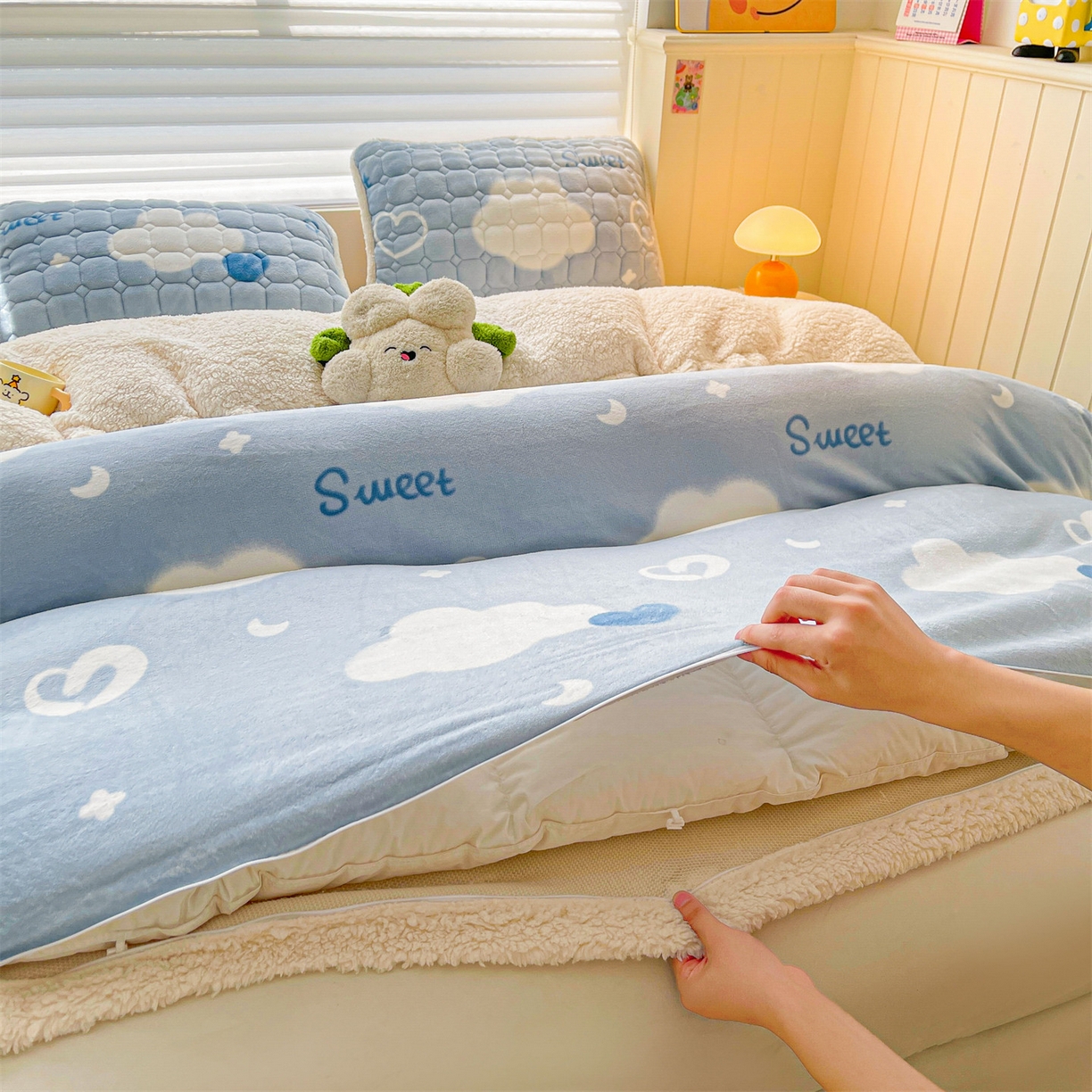 91家纺网 家纺一手货源 找家纺 雯豆家纺 2025新款双面暖绒多功能被套毯盖毯毯子 爱心云