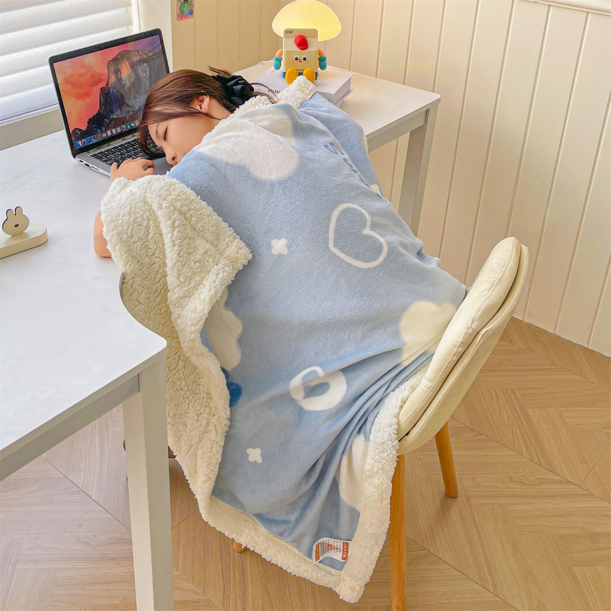 91家纺网 家纺一手货源 找家纺 雯豆家纺 2025新款双面暖绒多功能被套毯盖毯毯子 爱心云