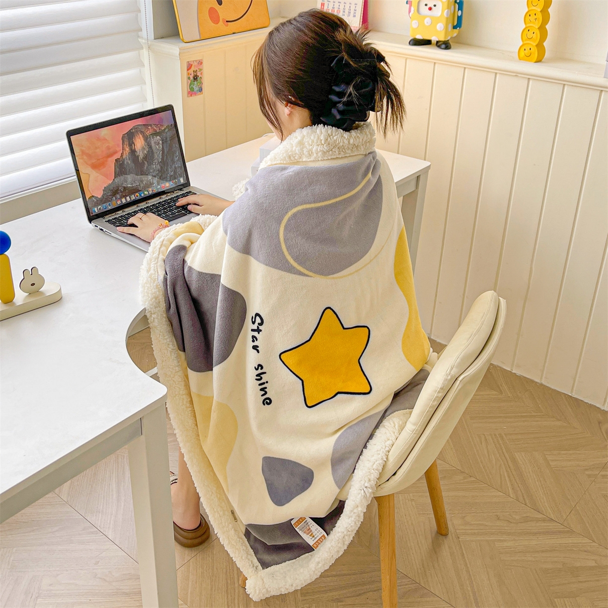 91家纺网 家纺一手货源 找家纺 雯豆家纺 2025新款双面暖绒多功能被套毯盖毯毯子 斑点星星