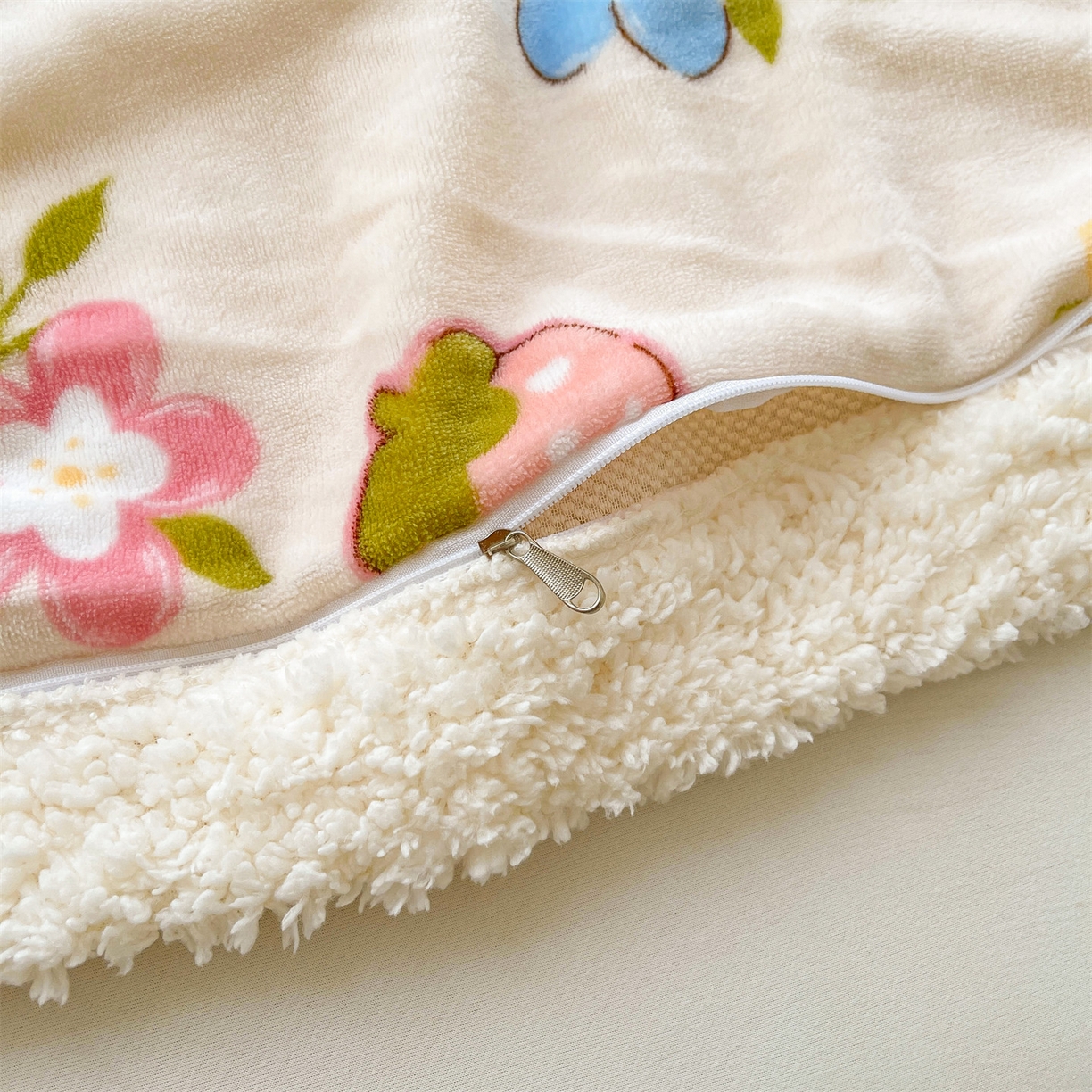 91家纺网 家纺一手货源 找家纺 雯豆家纺 2025新款双面暖绒多功能被套毯盖毯毯子 彩色萌宠