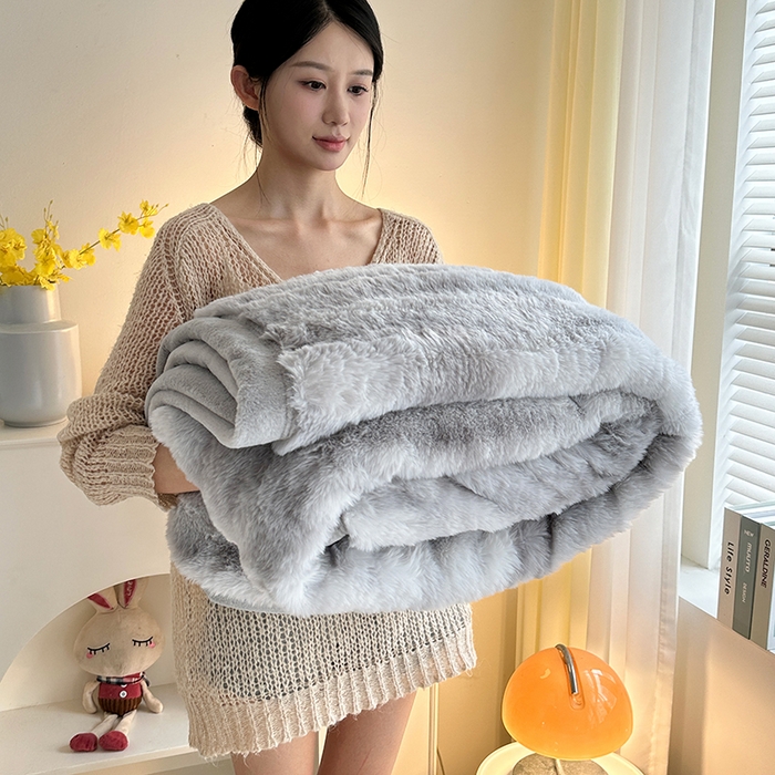 91家纺网 家纺一手货源 找家纺 （总）栩裕纺织 2025新款双面波斯绒罗马柱毛毯