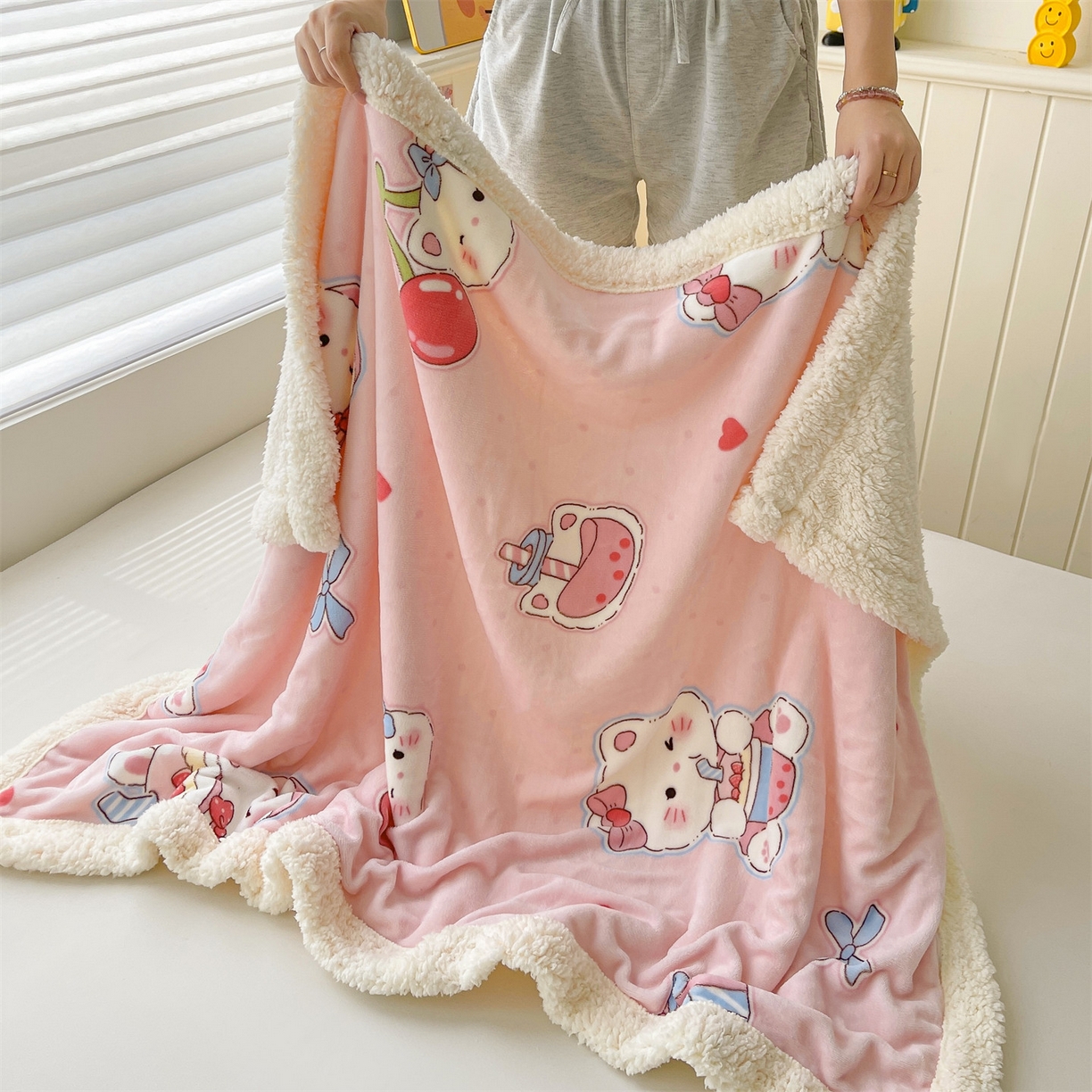 91家纺网 家纺一手货源 找家纺 雯豆家纺 2025新款双面暖绒多功能被套毯盖毯毯子 茶杯猫咪