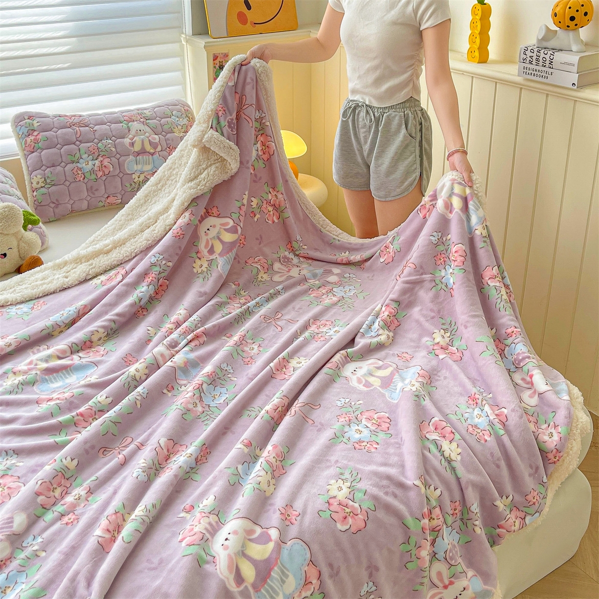 91家纺网 家纺一手货源 找家纺 雯豆家纺 2025新款双面暖绒多功能被套毯盖毯毯子 花花仙子