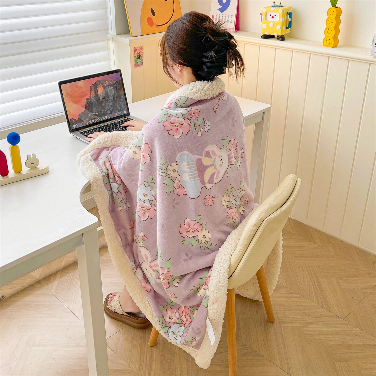 91家纺网 家纺一手货源 找家纺 雯豆家纺 2025新款双面暖绒多功能被套毯盖毯毯子 花花仙子