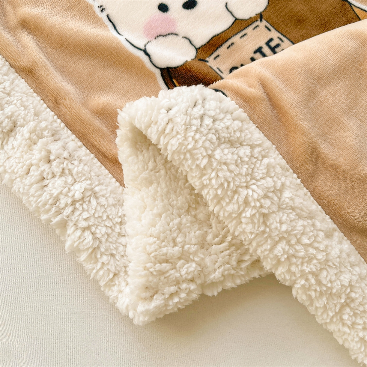 91家纺网 家纺一手货源 找家纺 雯豆家纺 2025新款双面暖绒多功能被套毯盖毯毯子 狂欢派对