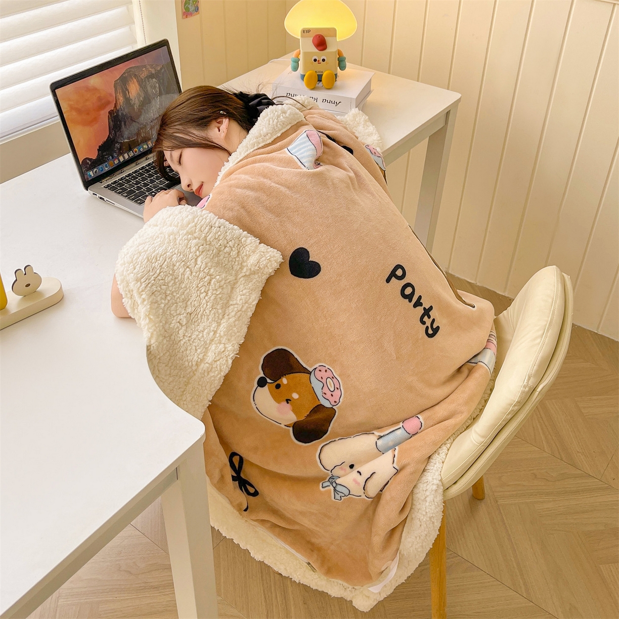 91家纺网 家纺一手货源 找家纺 雯豆家纺 2025新款双面暖绒多功能被套毯盖毯毯子 狂欢派对