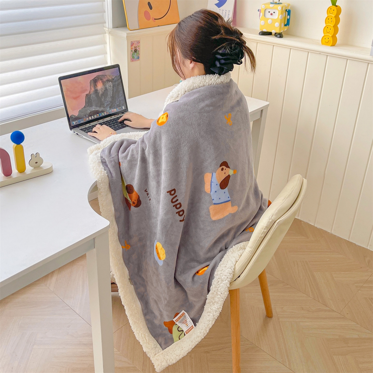 91家纺网 家纺一手货源 找家纺 雯豆家纺 2025新款双面暖绒多功能被套毯盖毯毯子 腊肠狗