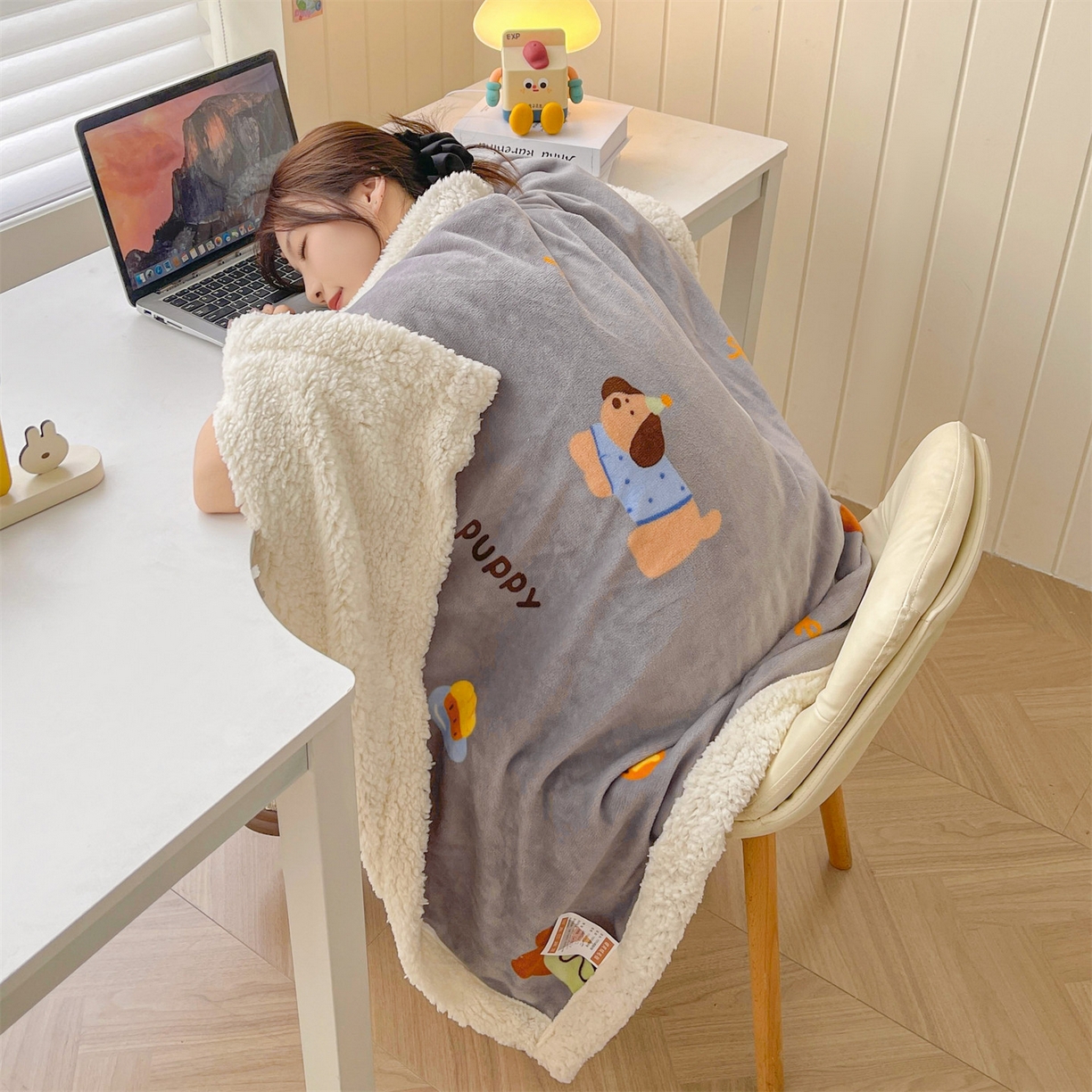 91家纺网 家纺一手货源 找家纺 雯豆家纺 2025新款双面暖绒多功能被套毯盖毯毯子 腊肠狗