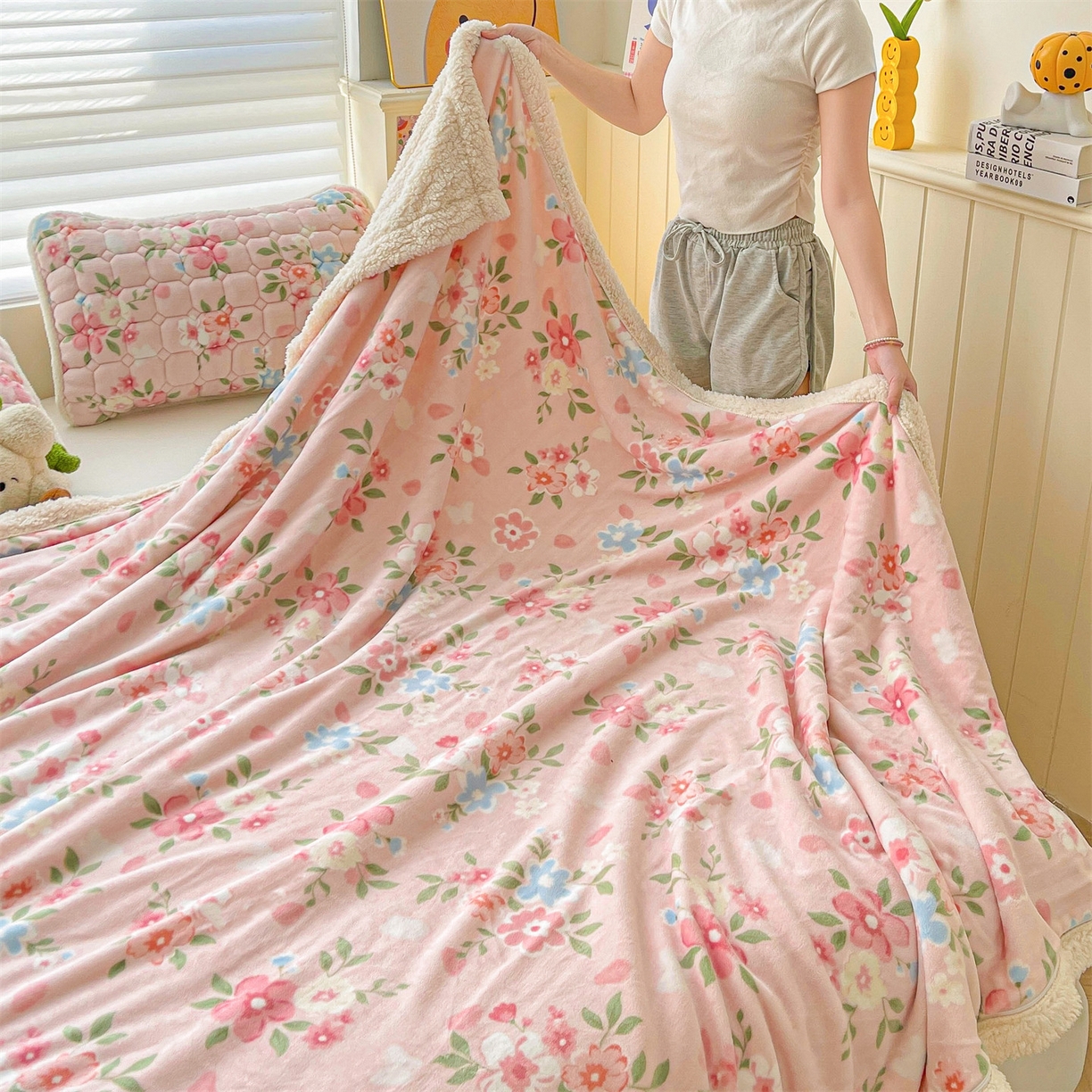 91家纺网 家纺一手货源 找家纺 雯豆家纺 2025新款双面暖绒多功能被套毯盖毯毯子 莱茵