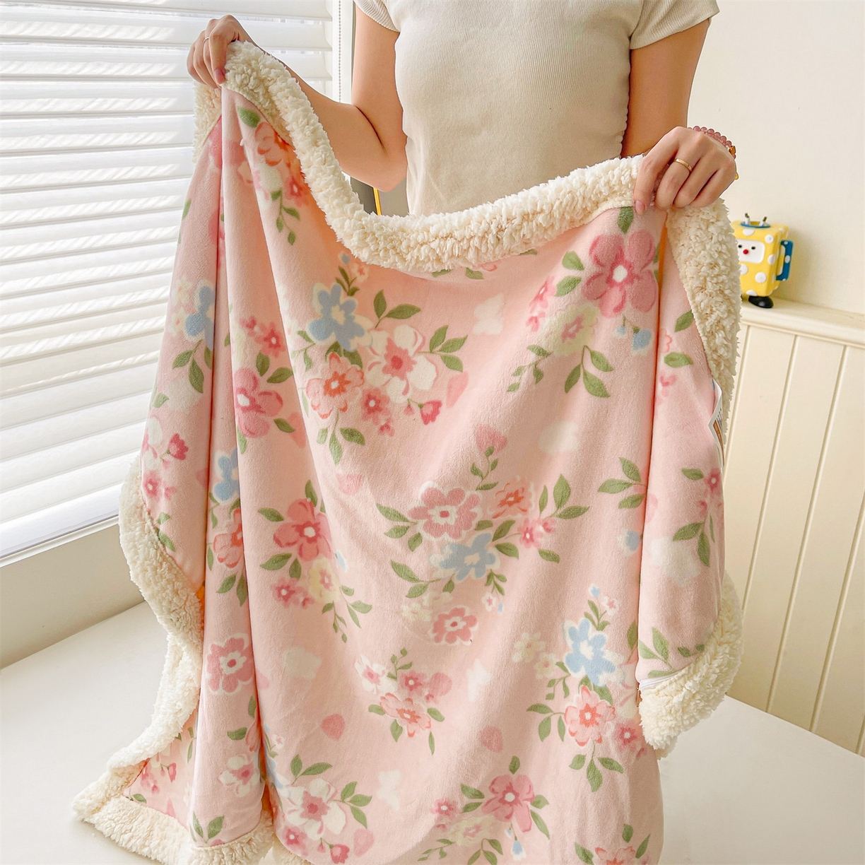 91家纺网 家纺一手货源 找家纺 雯豆家纺 2025新款双面暖绒多功能被套毯盖毯毯子 莱茵