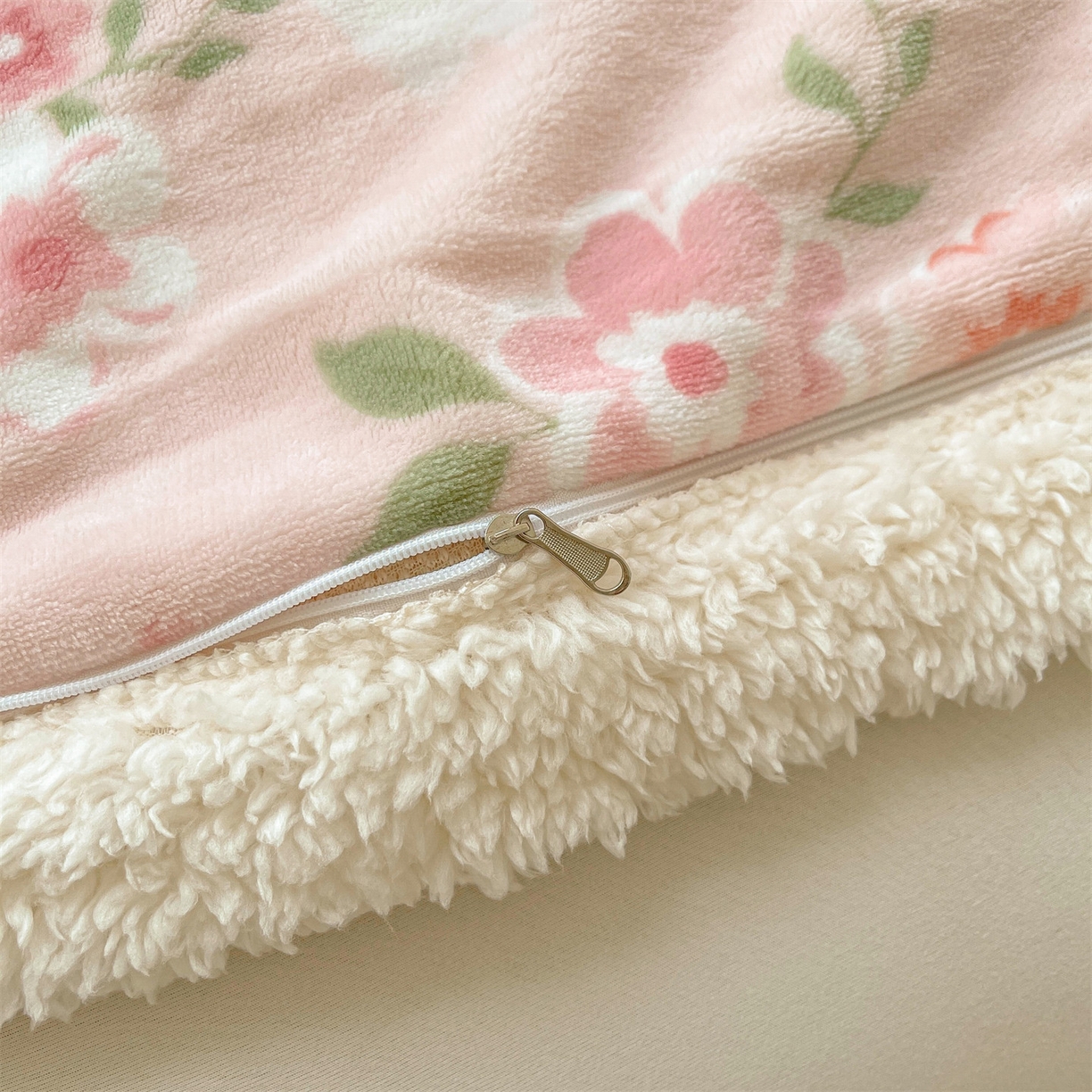 91家纺网 家纺一手货源 找家纺 雯豆家纺 2025新款双面暖绒多功能被套毯盖毯毯子 莱茵