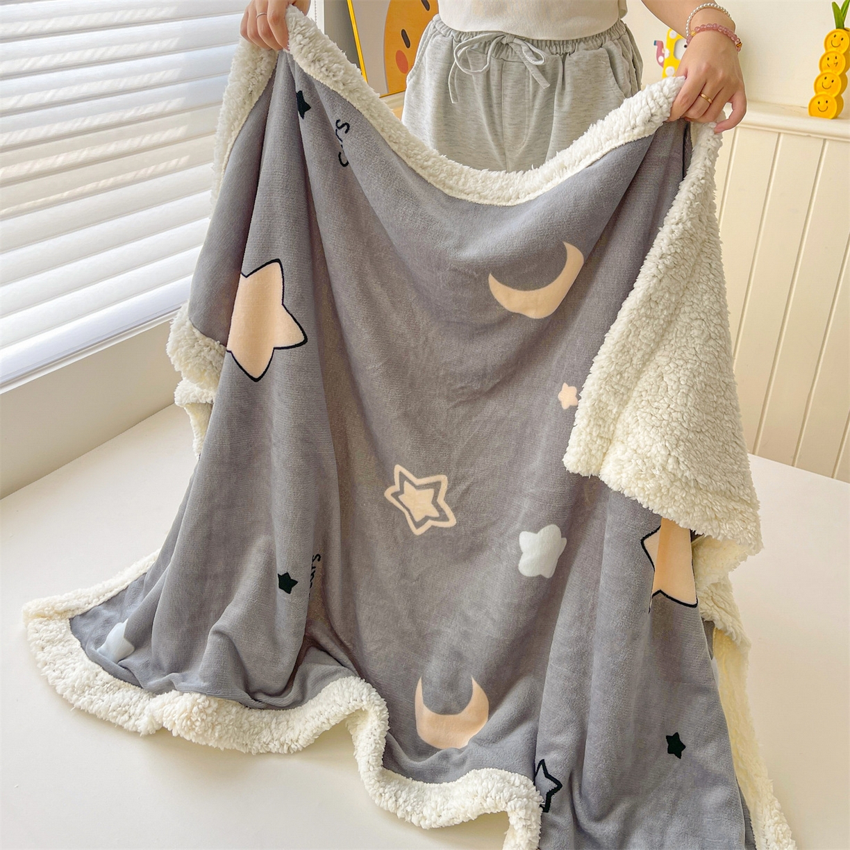 91家纺网 家纺一手货源 找家纺 雯豆家纺 2025新款双面暖绒多功能被套毯盖毯毯子 满天星