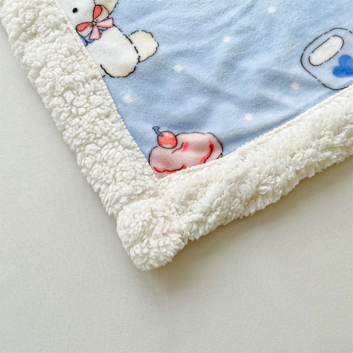 91家纺网 家纺一手货源 找家纺 雯豆家纺 2025新款双面暖绒多功能被套毯盖毯毯子 奶蓝小狗