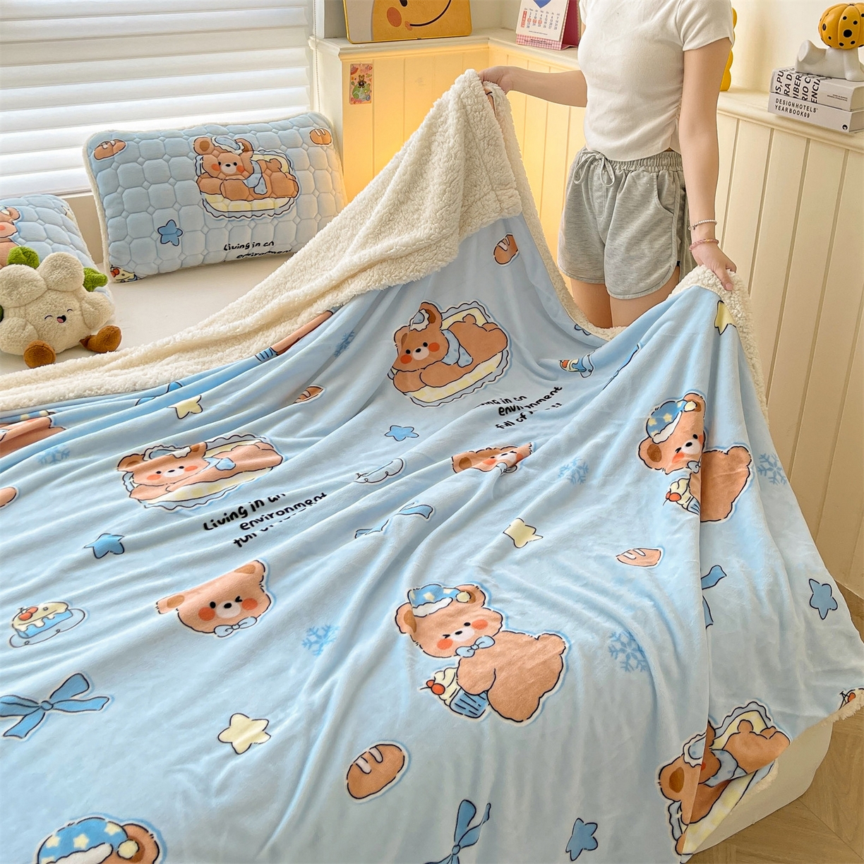 91家纺网 家纺一手货源 找家纺 雯豆家纺 2025新款双面暖绒多功能被套毯盖毯毯子 趴趴熊