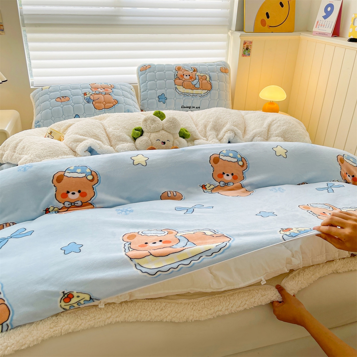 91家纺网 家纺一手货源 找家纺 雯豆家纺 2025新款双面暖绒多功能被套毯盖毯毯子 趴趴熊