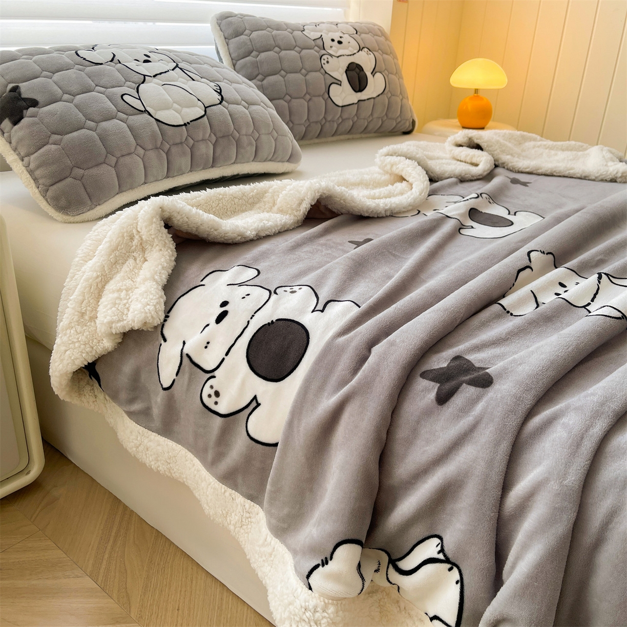 91家纺网 家纺一手货源 找家纺 雯豆家纺 2025新款双面暖绒多功能被套毯盖毯毯子 皮皮狗