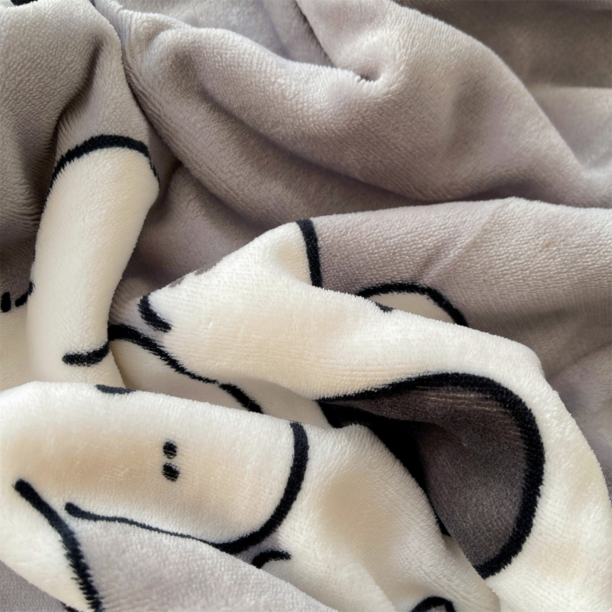 91家纺网 家纺一手货源 找家纺 雯豆家纺 2025新款双面暖绒多功能被套毯盖毯毯子 皮皮狗