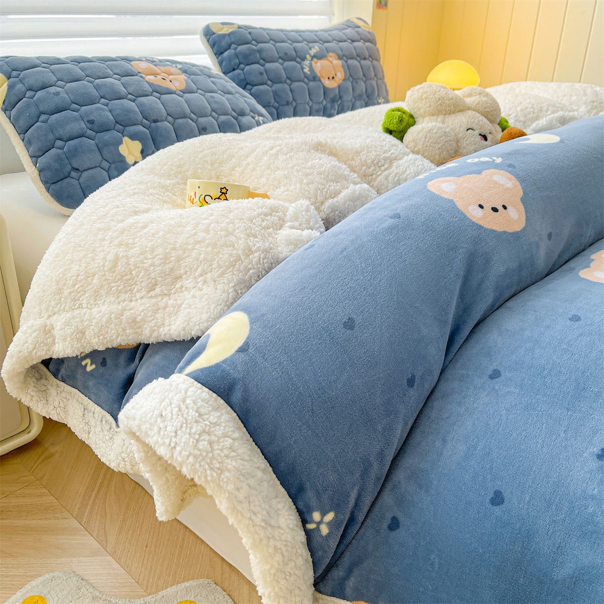 91家纺网 家纺一手货源 找家纺 雯豆家纺 2025新款双面暖绒多功能被套毯盖毯毯子 太空小熊