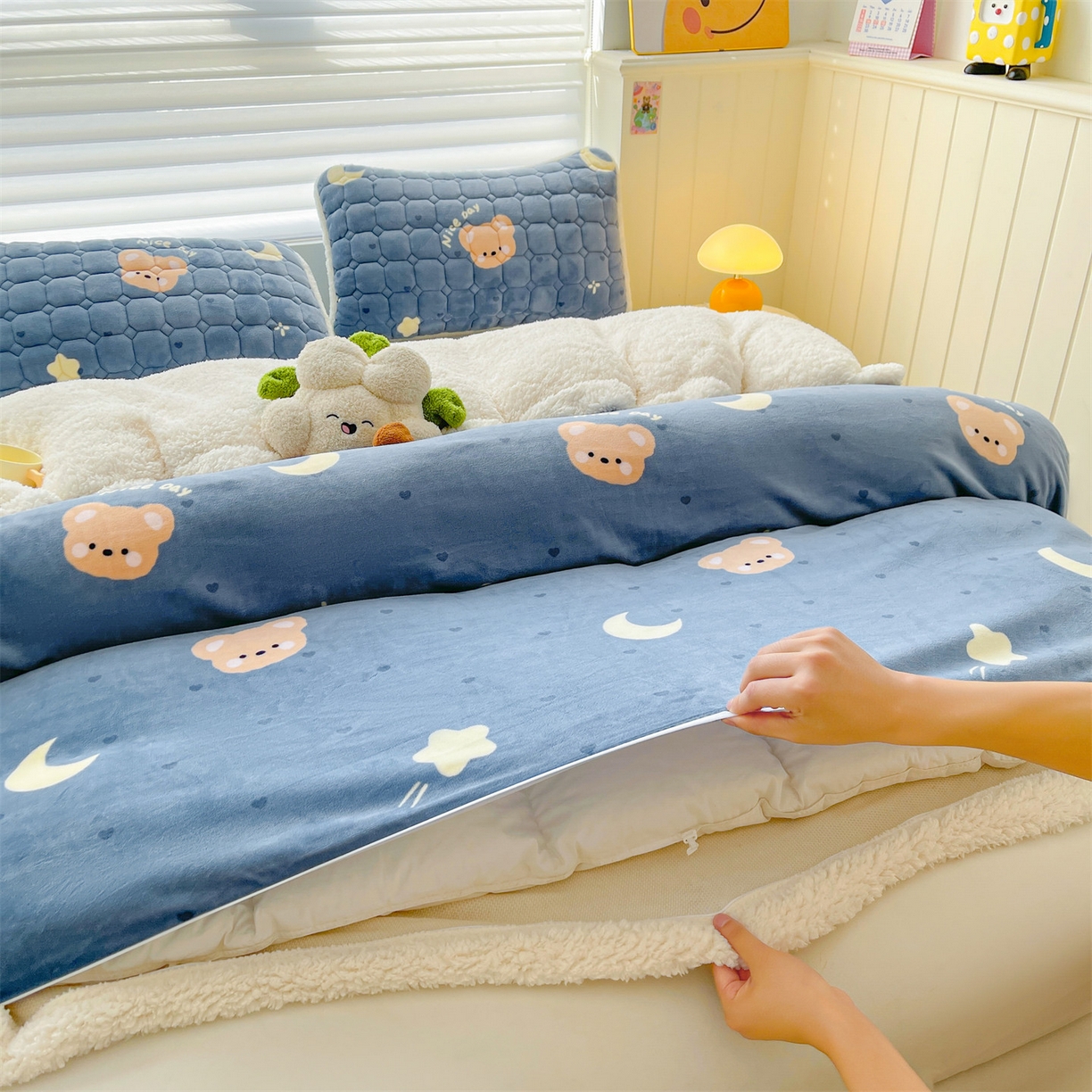 91家纺网 家纺一手货源 找家纺 雯豆家纺 2025新款双面暖绒多功能被套毯盖毯毯子 太空小熊