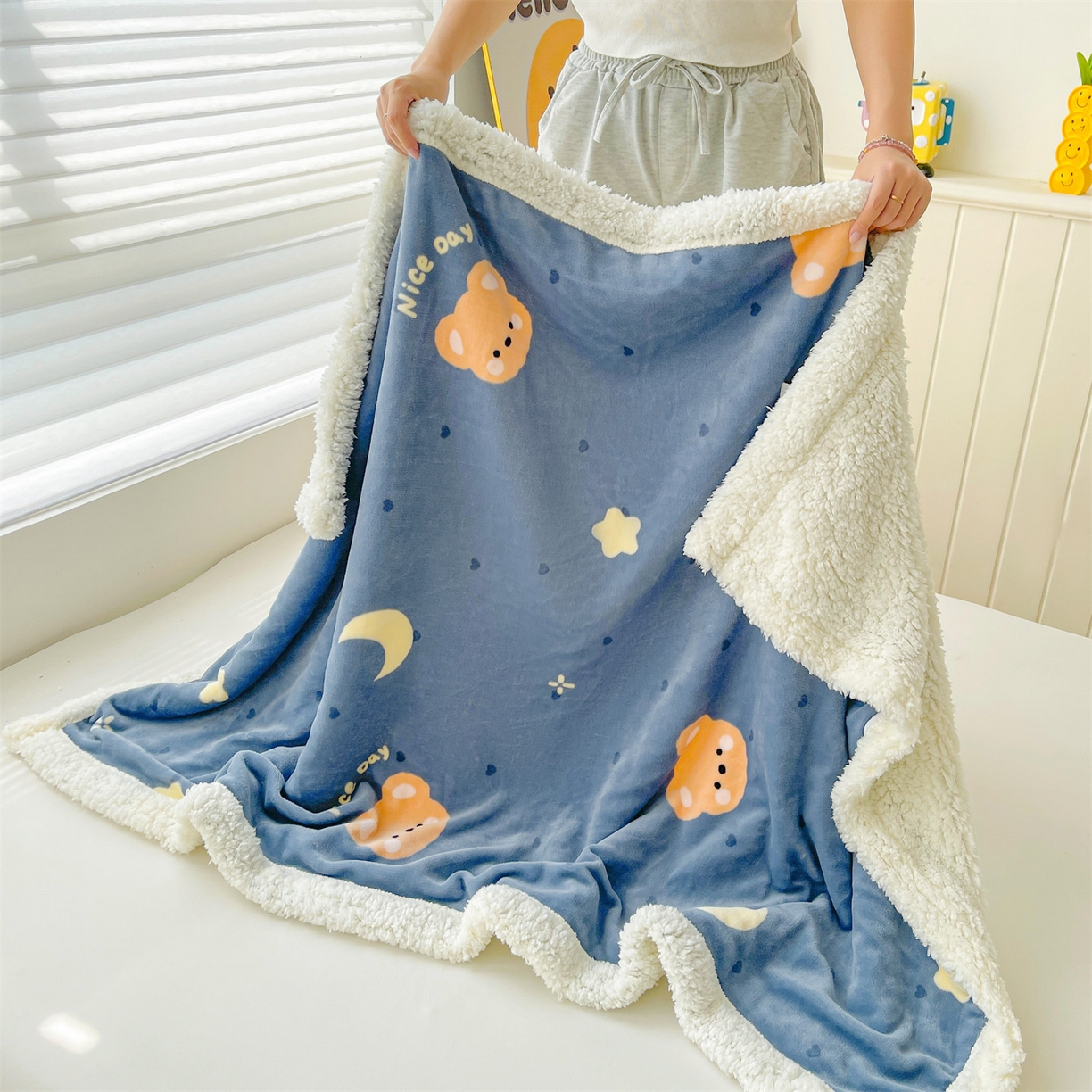 91家纺网 家纺一手货源 找家纺 雯豆家纺 2025新款双面暖绒多功能被套毯盖毯毯子 太空小熊