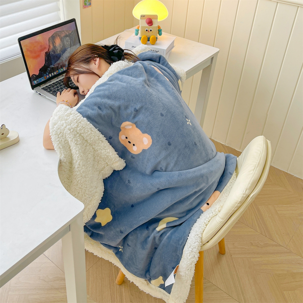 91家纺网 家纺一手货源 找家纺 雯豆家纺 2025新款双面暖绒多功能被套毯盖毯毯子 太空小熊