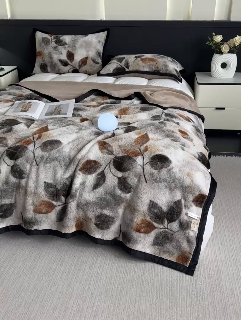 91家纺网 家纺一手货源 找家纺 芙绣家纺 2025新款雪貂绒毛毯轻奢高级感办公室午休毯空调毯沙发毯加厚 贝拉