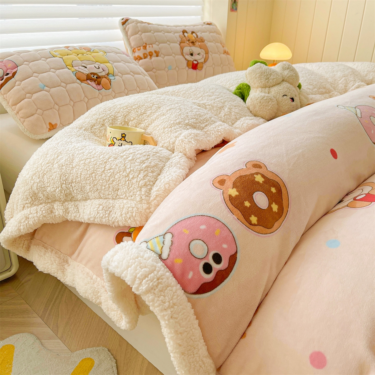 91家纺网 家纺一手货源 找家纺 雯豆家纺 2025新款双面暖绒多功能被套毯盖毯毯子 甜心布布