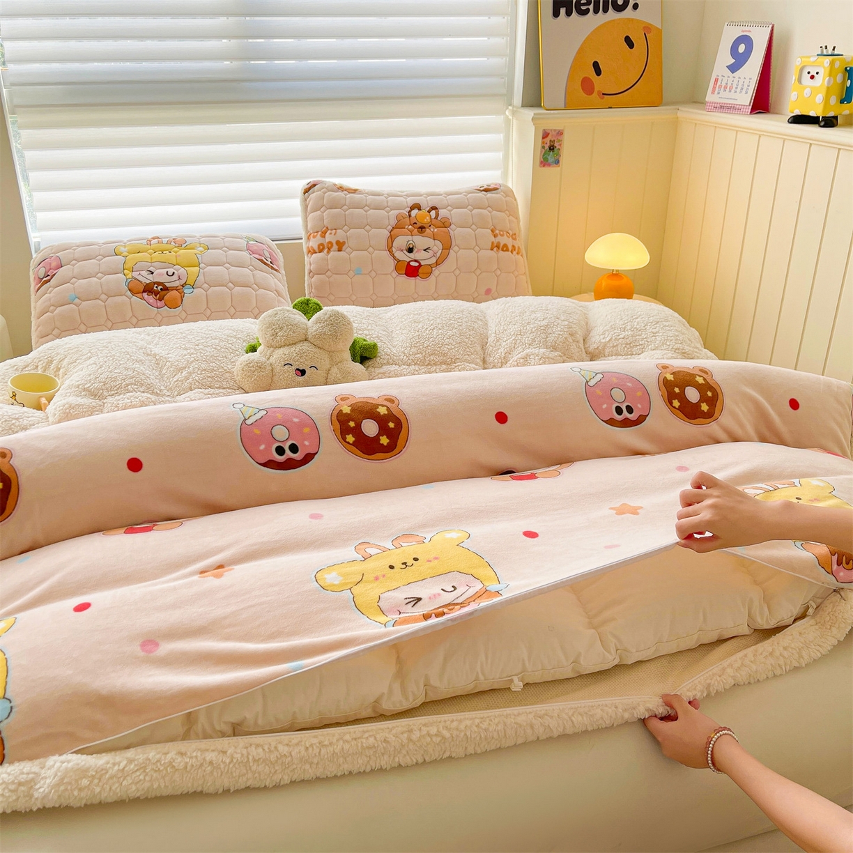 91家纺网 家纺一手货源 找家纺 雯豆家纺 2025新款双面暖绒多功能被套毯盖毯毯子 甜心布布