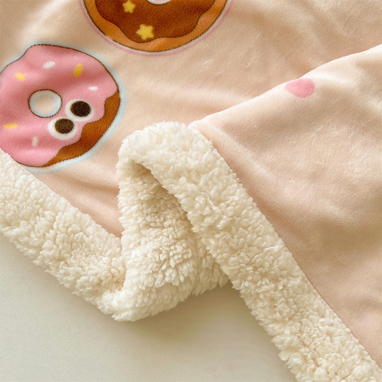 91家纺网 家纺一手货源 找家纺 雯豆家纺 2025新款双面暖绒多功能被套毯盖毯毯子 甜心布布