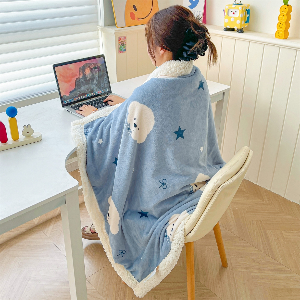 91家纺网 家纺一手货源 找家纺 雯豆家纺 2025新款双面暖绒多功能被套毯盖毯毯子 星空小狗