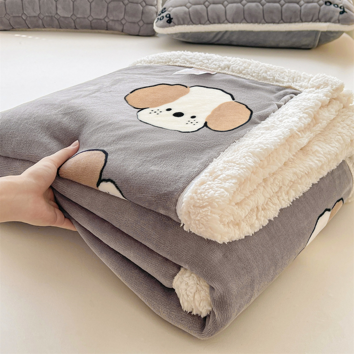 91家纺网 家纺一手货源 找家纺 雯豆家纺 2025新款双面暖绒多功能被套毯盖毯毯子 阳光狗