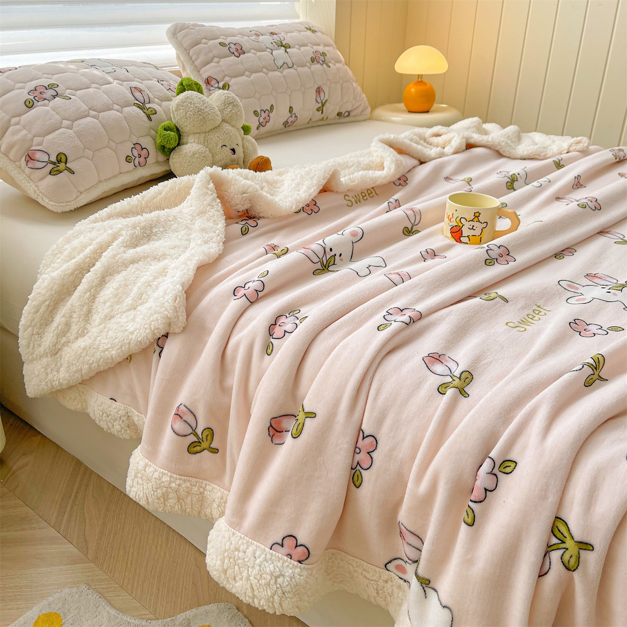 91家纺网 家纺一手货源 找家纺 雯豆家纺 2025新款双面暖绒多功能被套毯盖毯毯子 月季小兔