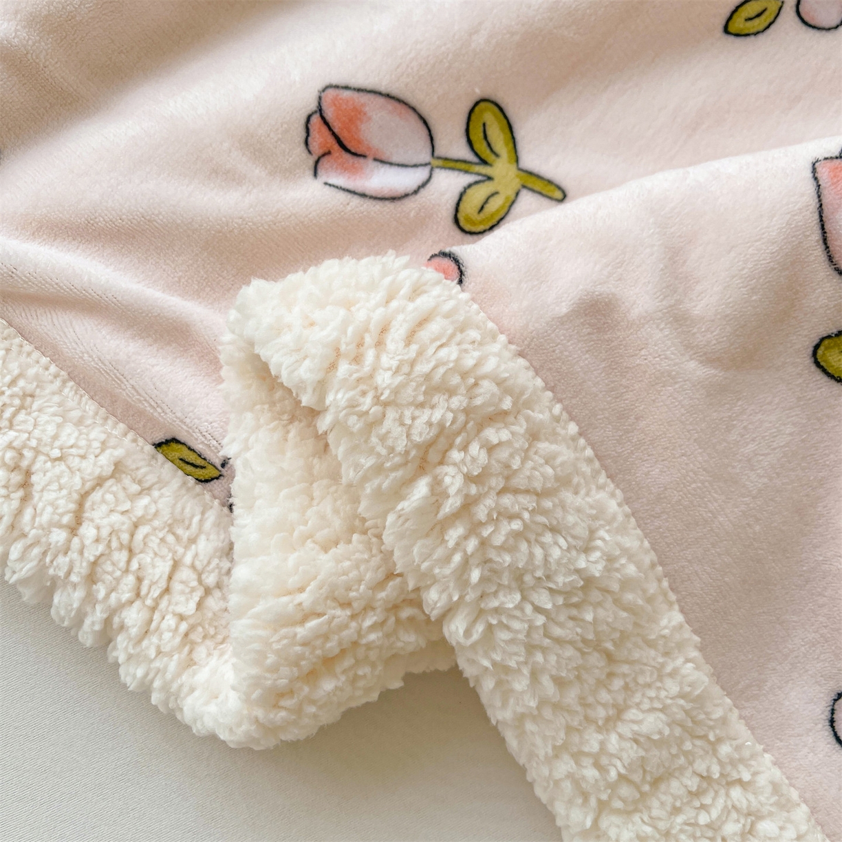 91家纺网 家纺一手货源 找家纺 雯豆家纺 2025新款双面暖绒多功能被套毯盖毯毯子 月季小兔