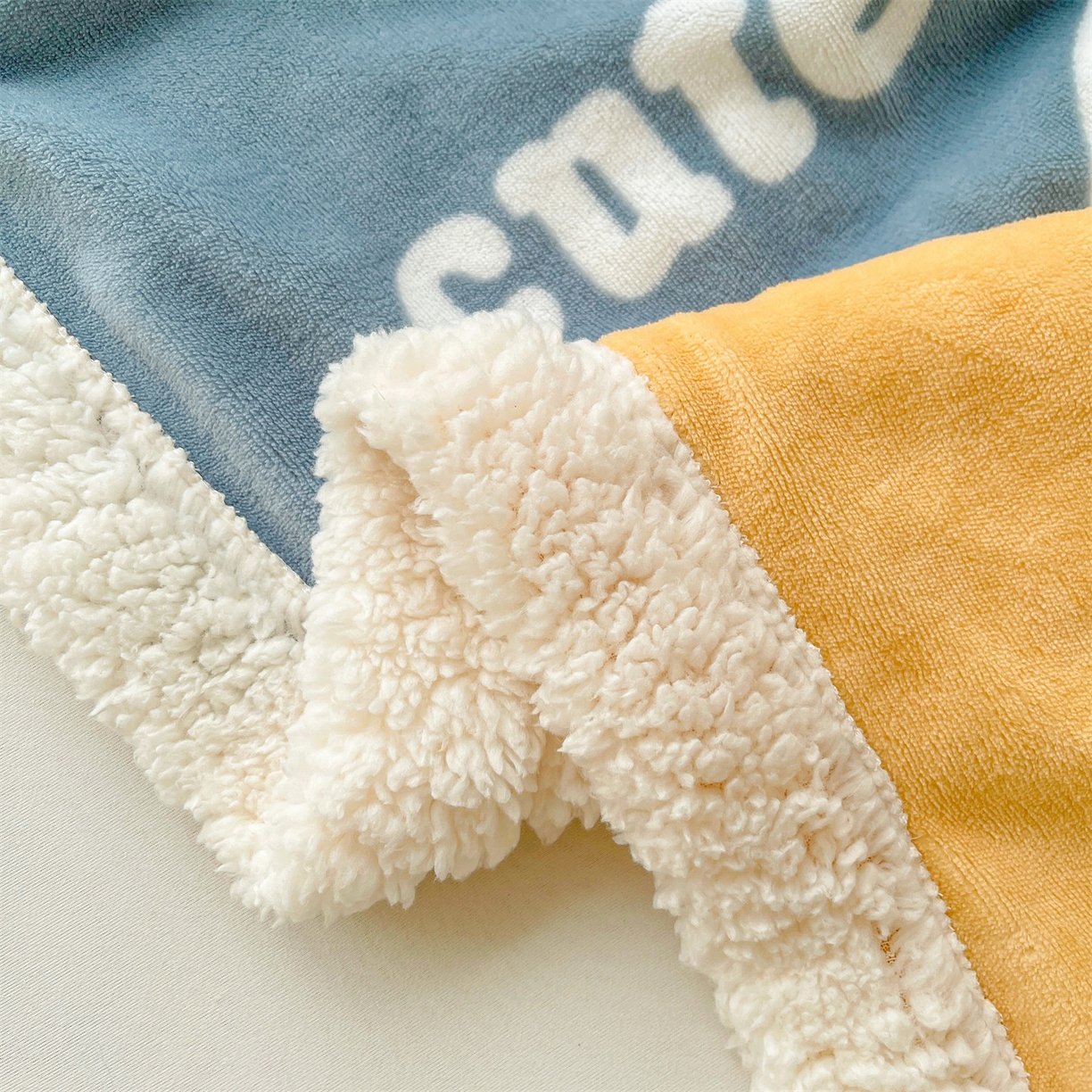 91家纺网 家纺一手货源 找家纺 雯豆家纺 2025新款双面暖绒多功能被套毯盖毯毯子 筑梦星空