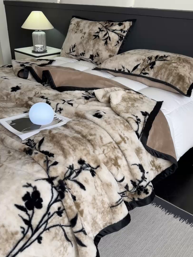 91家纺网 家纺一手货源 找家纺 芙绣家纺 2025新款雪貂绒毛毯轻奢高级感办公室午休毯空调毯沙发毯加厚 梦莎