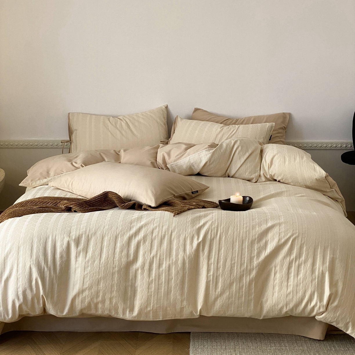 91家纺网 家纺一手货源 找家纺 （总）玉宇阁家居 2025秋冬新品60s色织全棉磨毛大提花四件套-绑带款