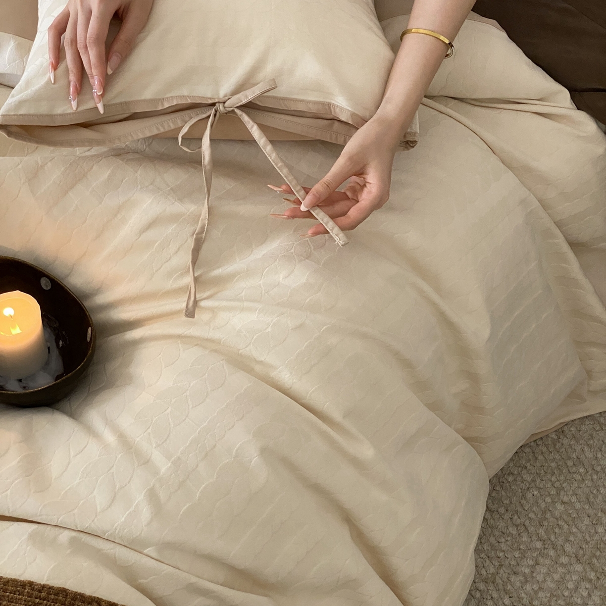 91家纺网 家纺一手货源 找家纺 （总）玉宇阁家居 2025秋冬新品60s色织全棉磨毛大提花四件套-绑带款