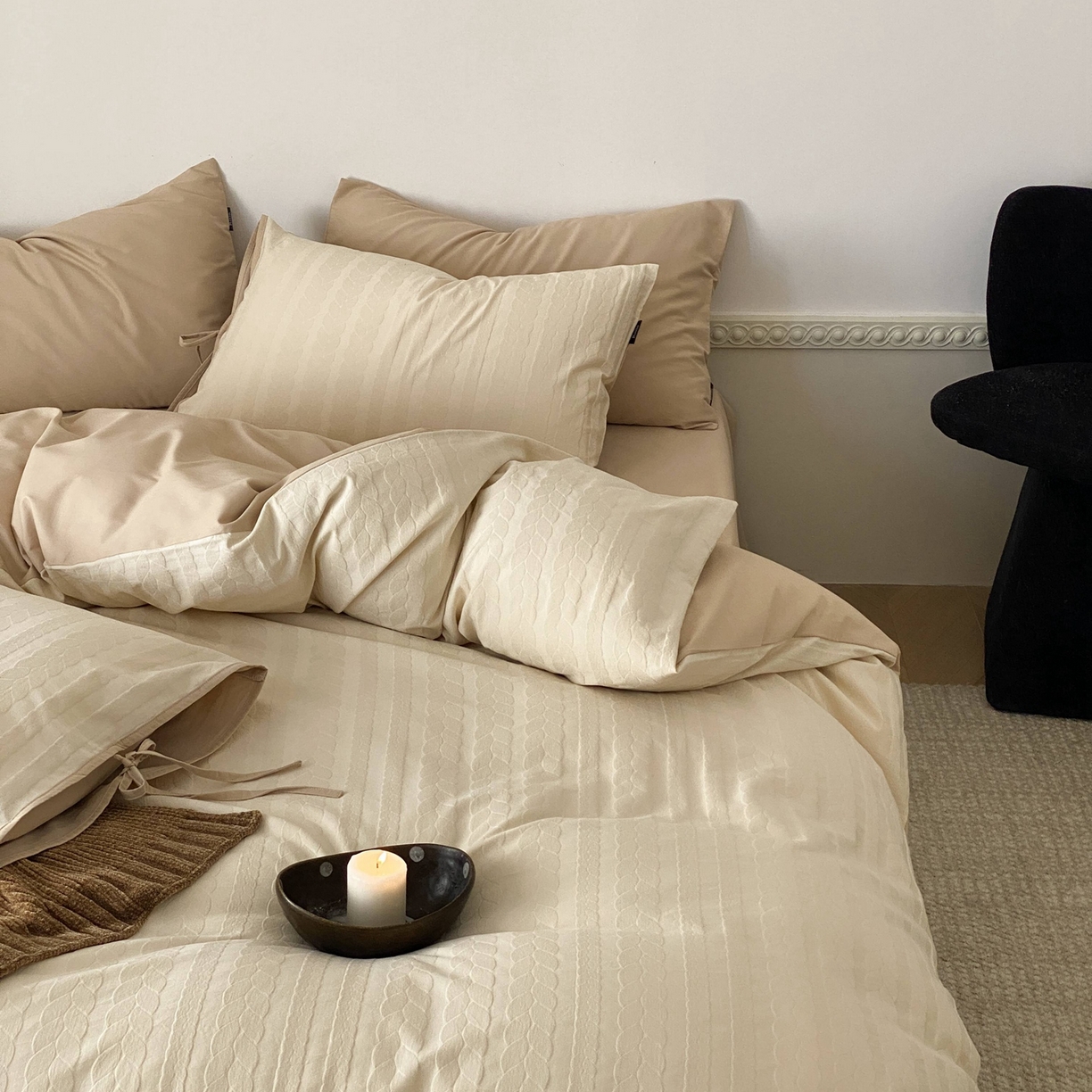 91家纺网 家纺一手货源 找家纺 玉宇阁家居 2025秋冬新品60s色织全棉磨毛大提花四件套-绑带款 绑带款-淡琉璃