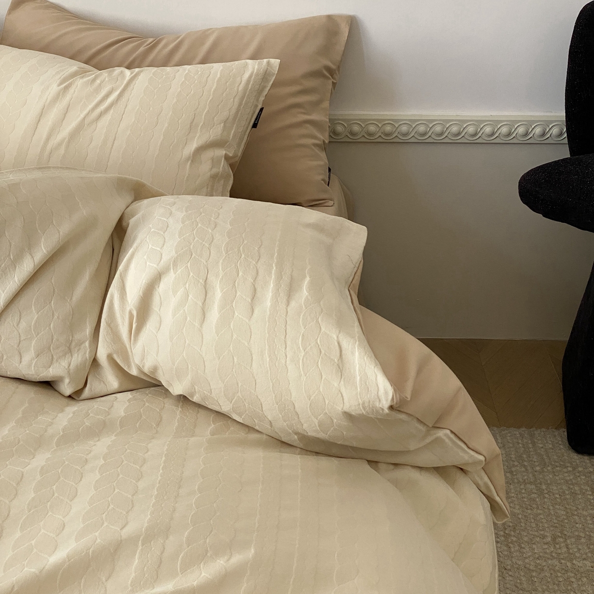 91家纺网 家纺一手货源 找家纺 玉宇阁家居 2025秋冬新品60s色织全棉磨毛大提花四件套-绑带款 绑带款-淡琉璃