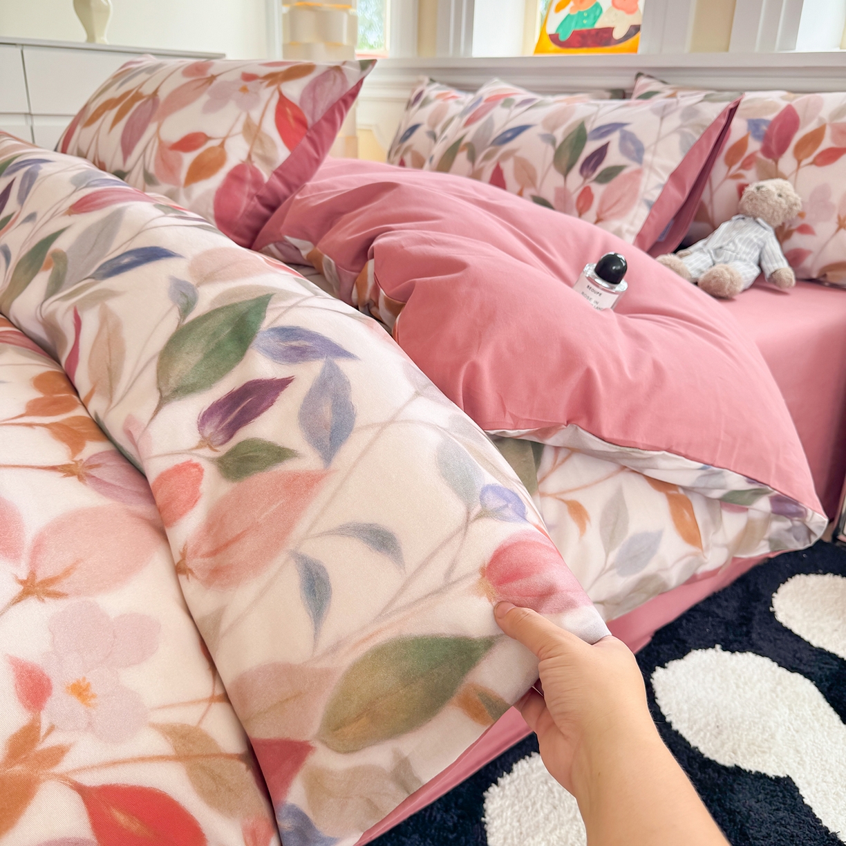 91家纺网 家纺一手货源 找家纺 千朵 2025新款全棉磨毛印花四件套 景秋红