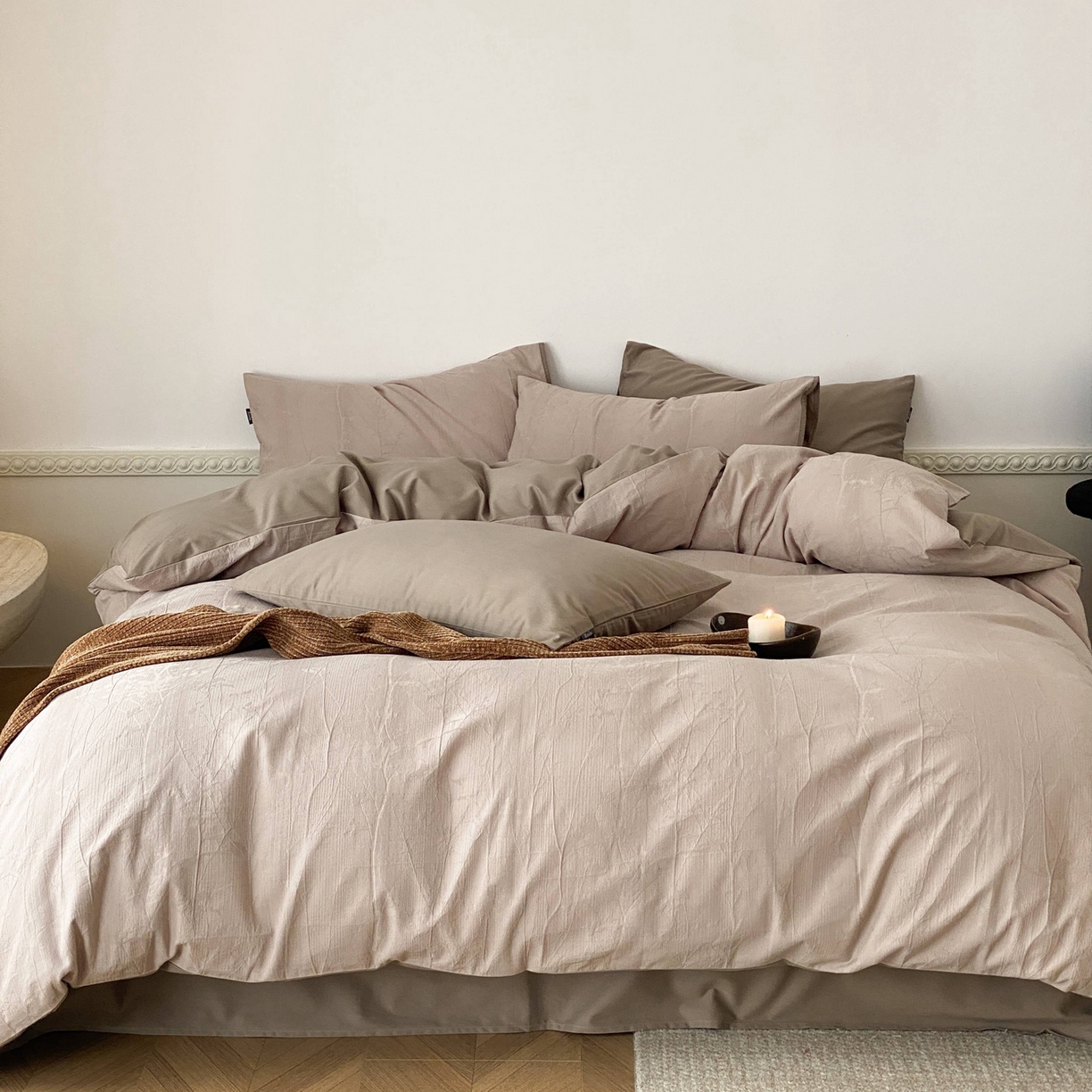 91家纺网 家纺一手货源 找家纺 玉宇阁家居 2025秋冬新品60s色织全棉磨毛大提花四件套-绑带款 绑带款-缎灰流光