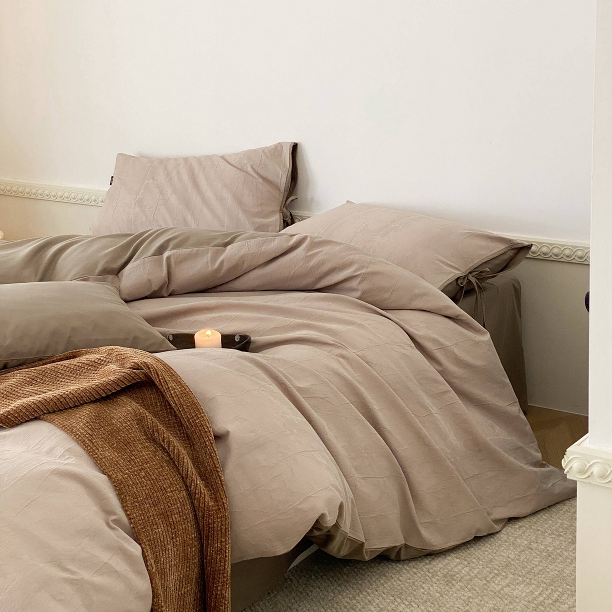 91家纺网 家纺一手货源 找家纺 玉宇阁家居 2025秋冬新品60s色织全棉磨毛大提花四件套-绑带款 绑带款-缎灰流光